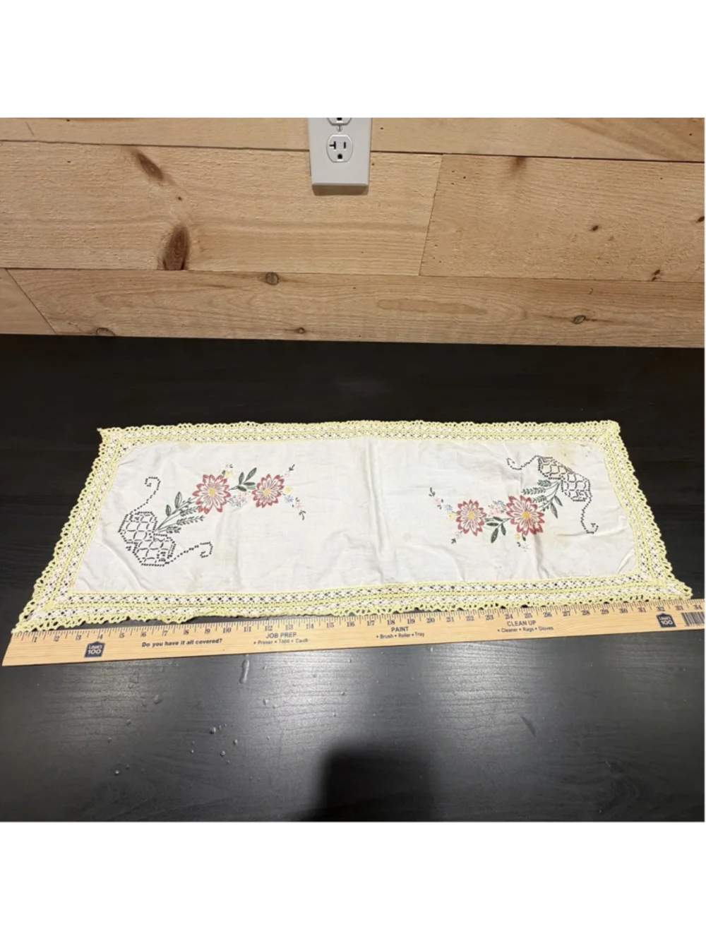 Vtg Cottagecore Floral Embroidered Dresser Scarf Table Runner Lace Trim 33.75x12